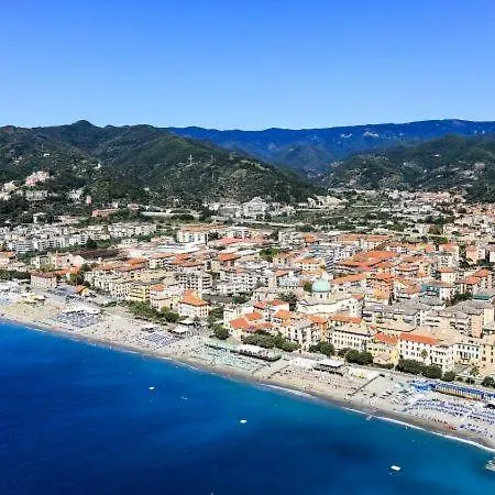 Terrazza A Due Passi Dal Mare Daire Albissola Marina